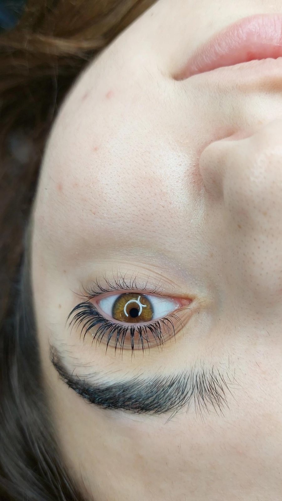 Close-up ματιού με lash extensions — δουλειά μαθήτριας 03